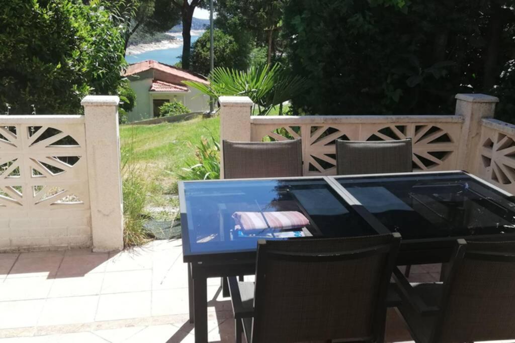 הוילה San Martín de Valdeiglesias La Casita De Noe Con Vista Al Pantano De San Juan מראה חיצוני תמונה