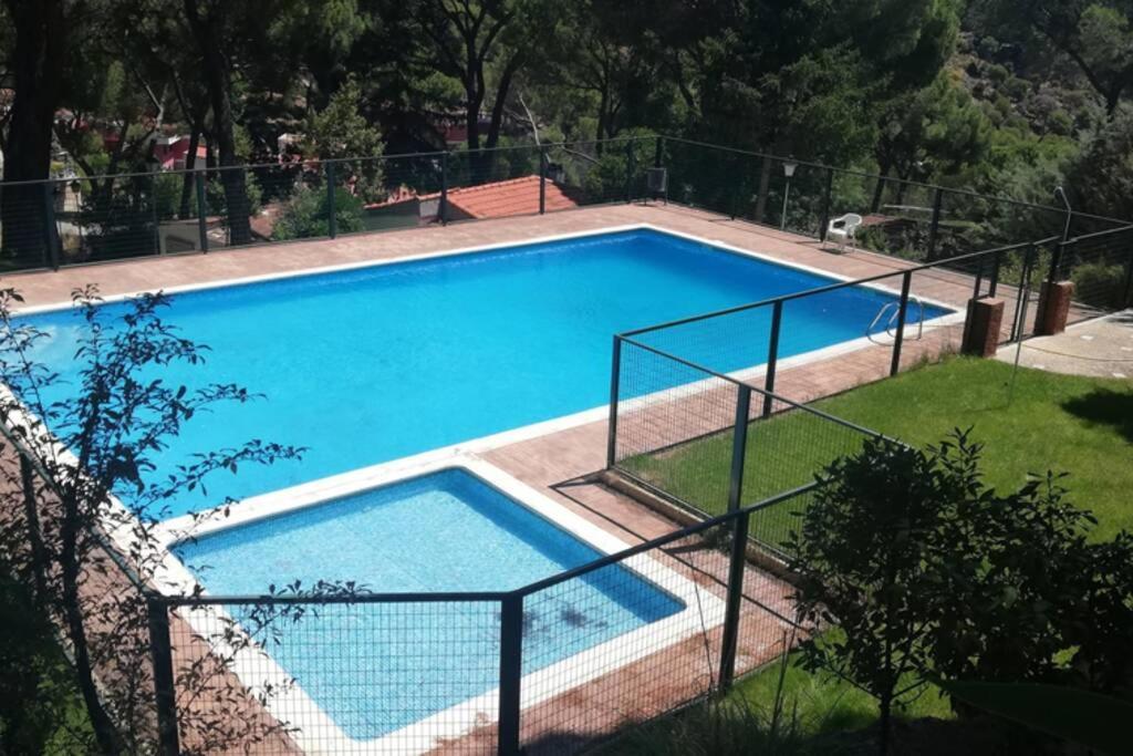 הוילה San Martín de Valdeiglesias La Casita De Noe Con Vista Al Pantano De San Juan מראה חיצוני תמונה