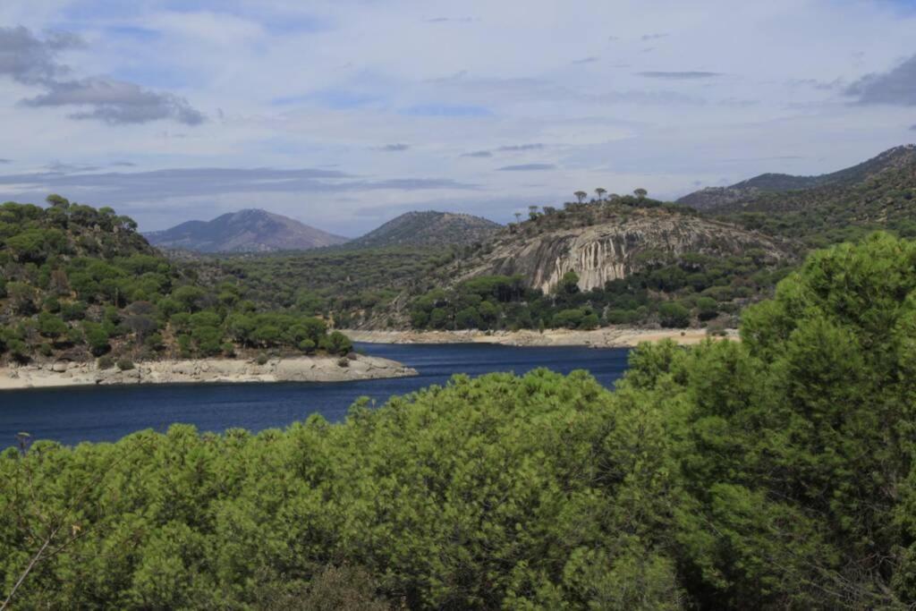 הוילה San Martín de Valdeiglesias La Casita De Noe Con Vista Al Pantano De San Juan מראה חיצוני תמונה